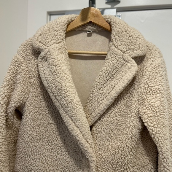 Uniqlo Women’s Long Fur Coat Size XS Cream Jacket - Picture 2 of 6